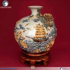 Bình gốm trang trí phòng khách