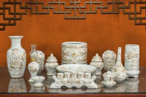 Trọn bộ đồ thờ gốm Bát Tràng trang nghiêm, chuẩn truyền thống